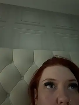CurvyGirlMyla webcam