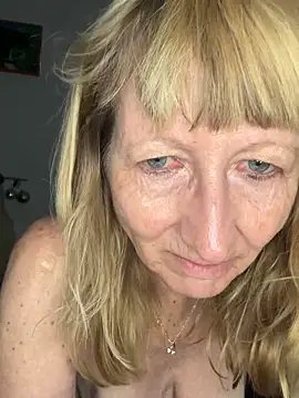 maturekim (Ask my age) - Slap my Ass + Shake 🥵