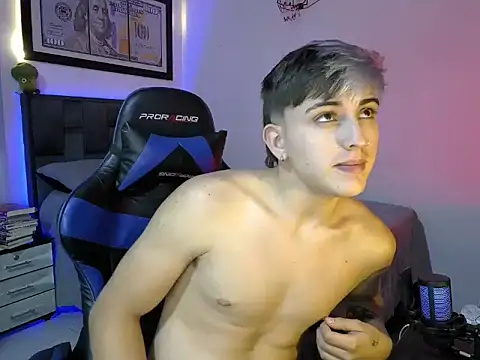 Lucas_Venom webcam