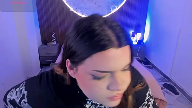 Maxxxine1 webcam