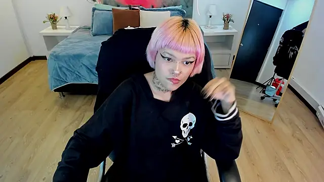 Bela_Craxkerr webcam