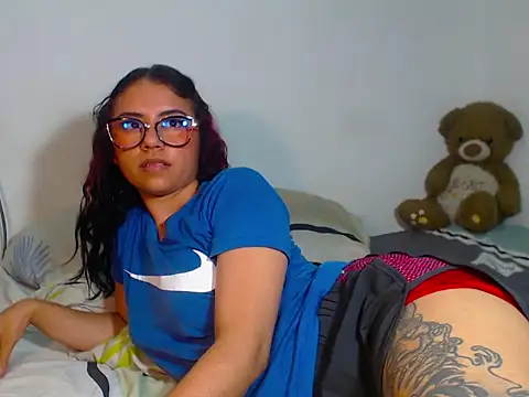BellaLuxxs webcam