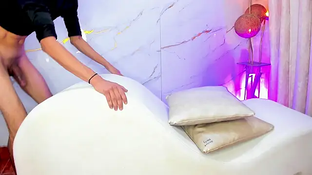 AmazingOrgasm webcam