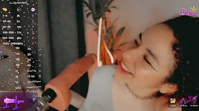 Queen_Deepthroat webcam