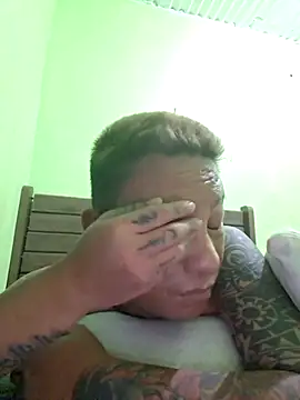 cock2cums4u webcam