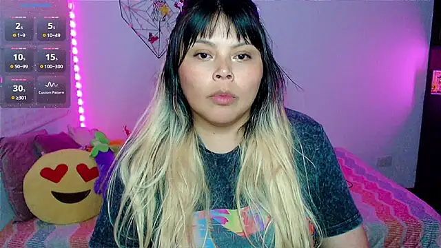 EllieMoonX webcam