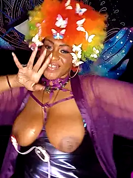 AmazonianMistress webcam