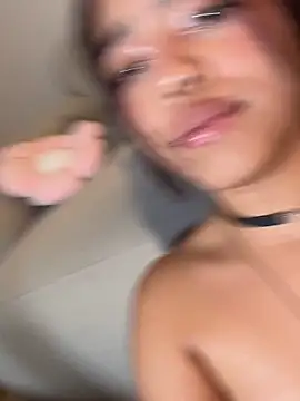 KellyOlsenbe webcam