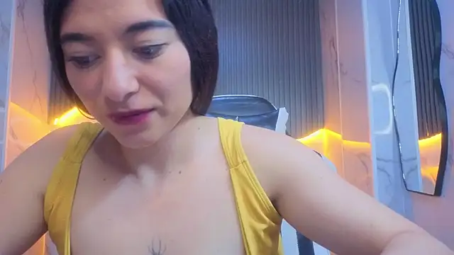 Erika_Suarez_b webcam