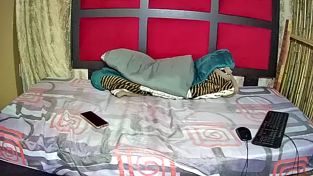 Exotic_FreakyQueen webcam