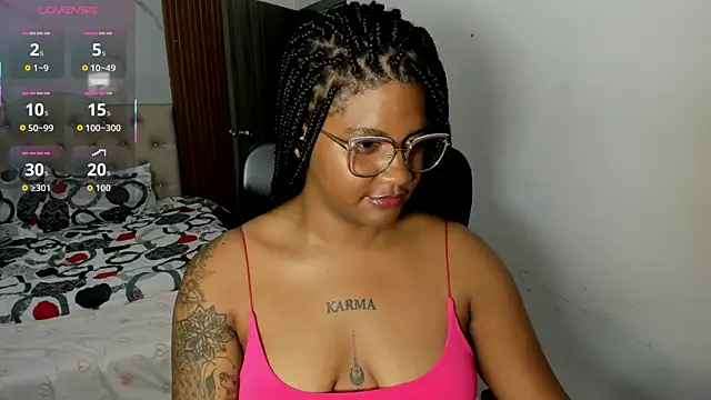 ZahraRose webcam