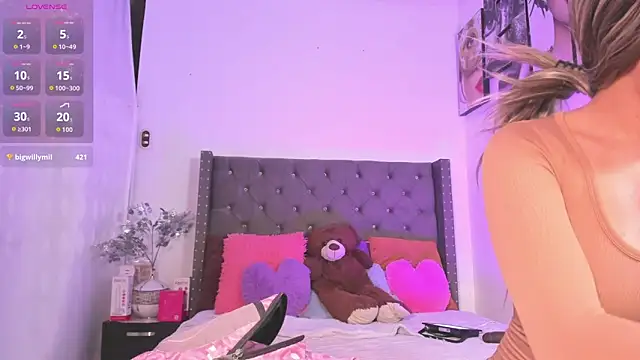 Nia_Seren webcam