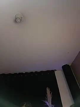 Emily_Roussee webcam