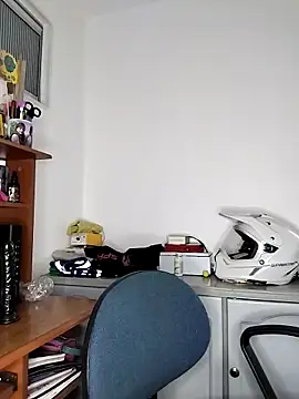 Mia_skyy18 webcam