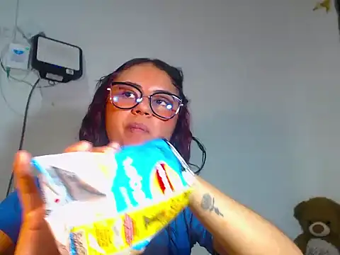 BellaLuxxs webcam