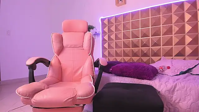 kailany_beltran (F young) - let me play wh one finger ❤️