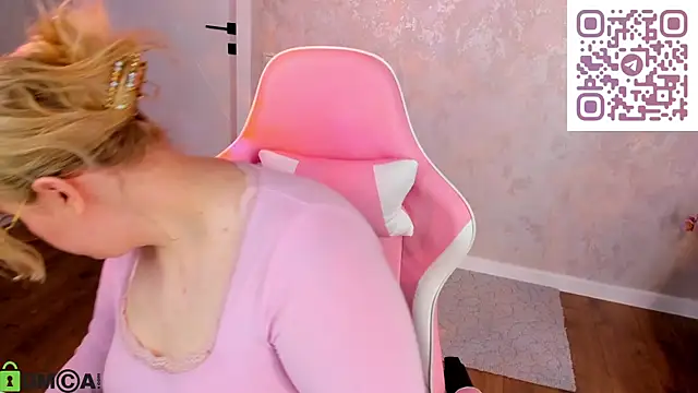 luna_c0ra webcam