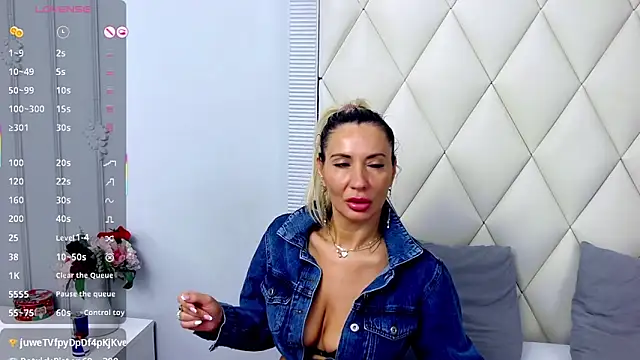 GinaBear webcam