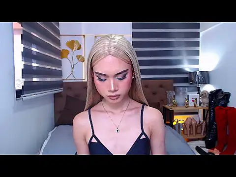 JuicyCockThea webcam