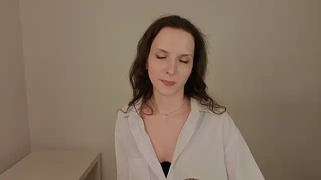 Ariadna_Shy webcam
