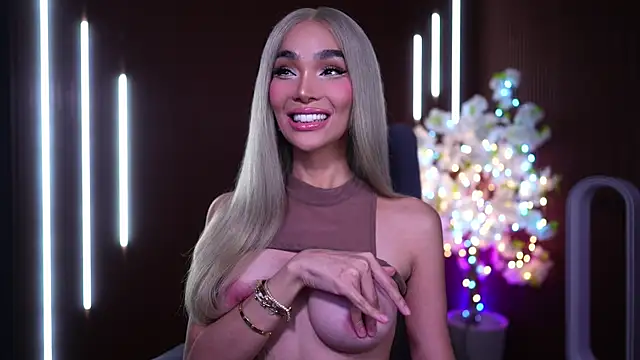 xxforyoureyesonlyxx webcam