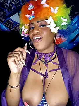 AmazonianMistress webcam