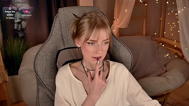 KiraMontoya webcam