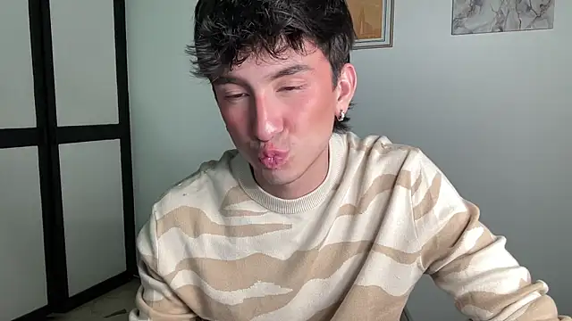 sweettaaron01 webcam