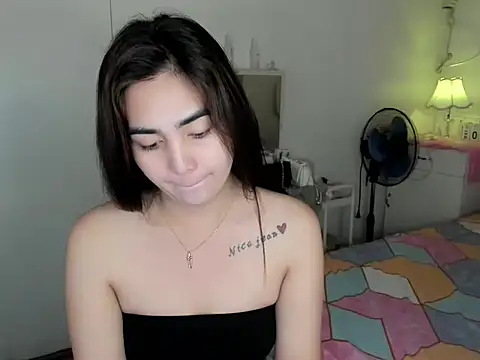 nica_doll webcam