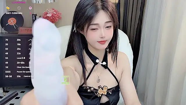 美女CeeKie在线直播
