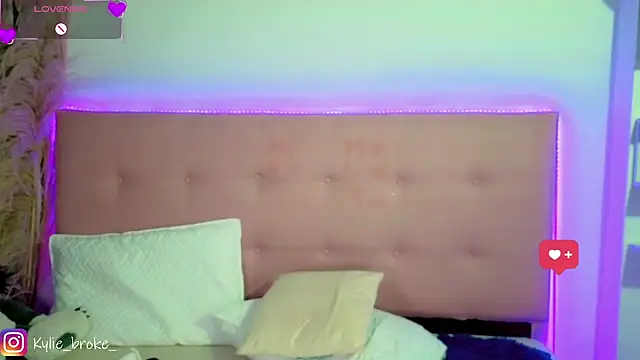 Kylie_brokee webcam