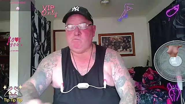 KINKYBLUEYES69 webcam