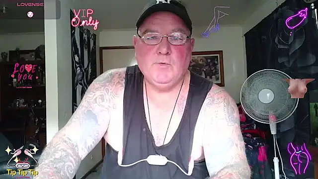 KINKYBLUEYES69 webcam