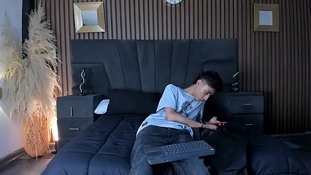 andrewandlizzy - Andrewandlizzy's free webcam - UK Sex Cams