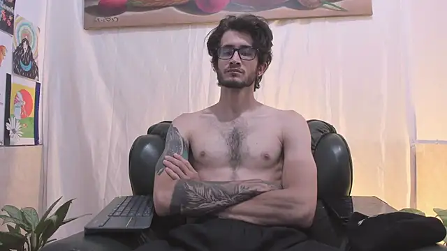 Loggan_donnelly webcam