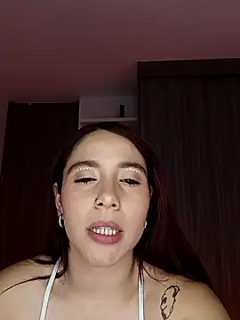 Dayan_white7 webcam
