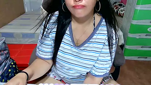 Filipina_Desire webcam