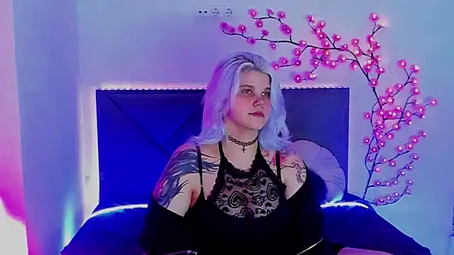 JoannLowe webcam