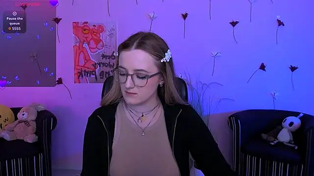 luna_berryy webcam