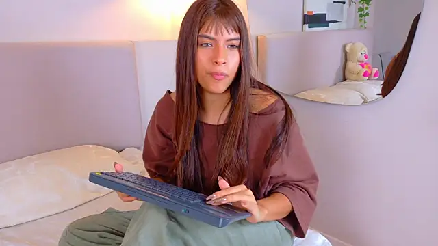 HelenaFoumier webcam
