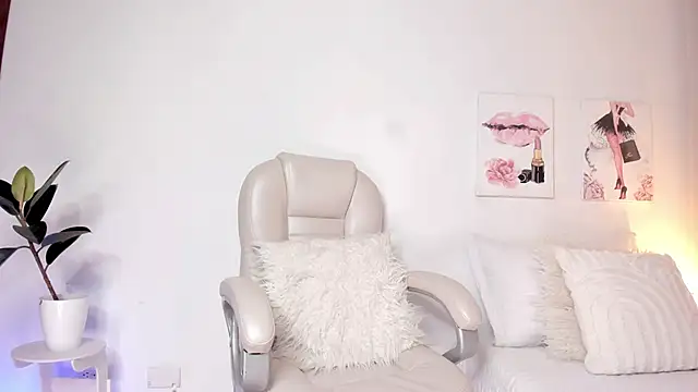 ReynaLuxe webcam