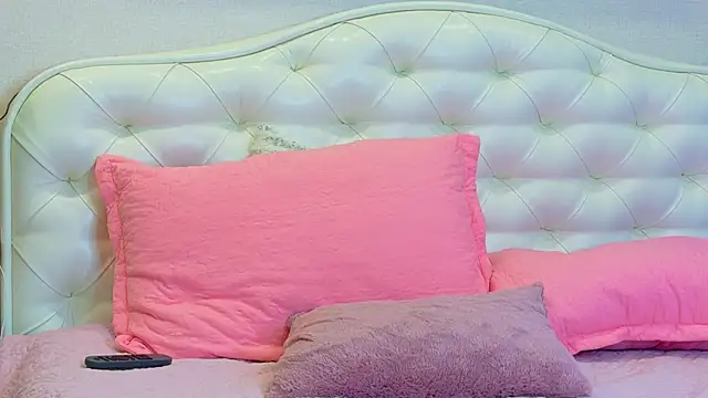 LadySweetWife webcam