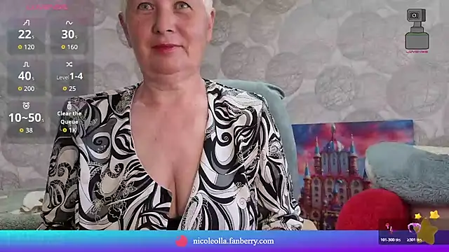NicoleOlla webcam