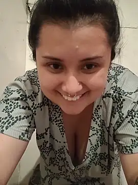 CurvyNoir webcam