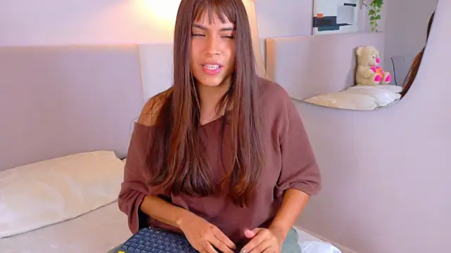 HelenaFoumier webcam