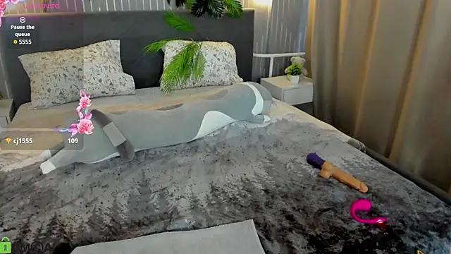 Linda_Zef1r webcam