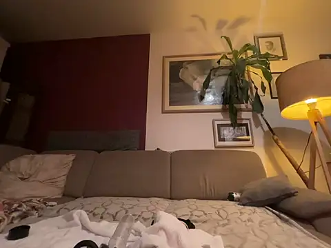 PlayfulThomas webcam