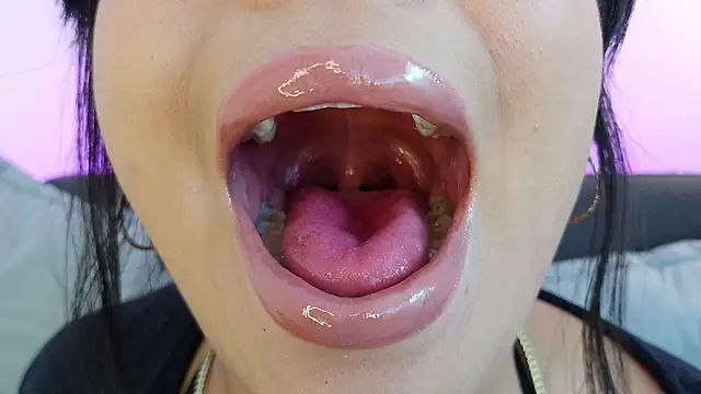 mia_roux1 webcam