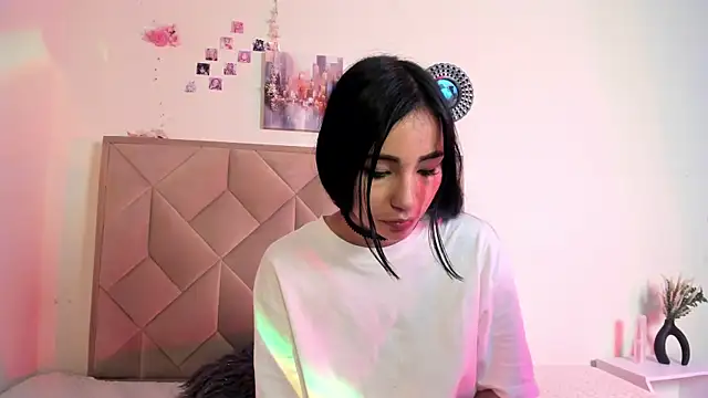 chloe_miller_2 - Chloe_Miller_2's free webcam - UK Sex Cams