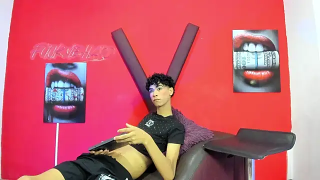 BOYS_PLAY webcam
